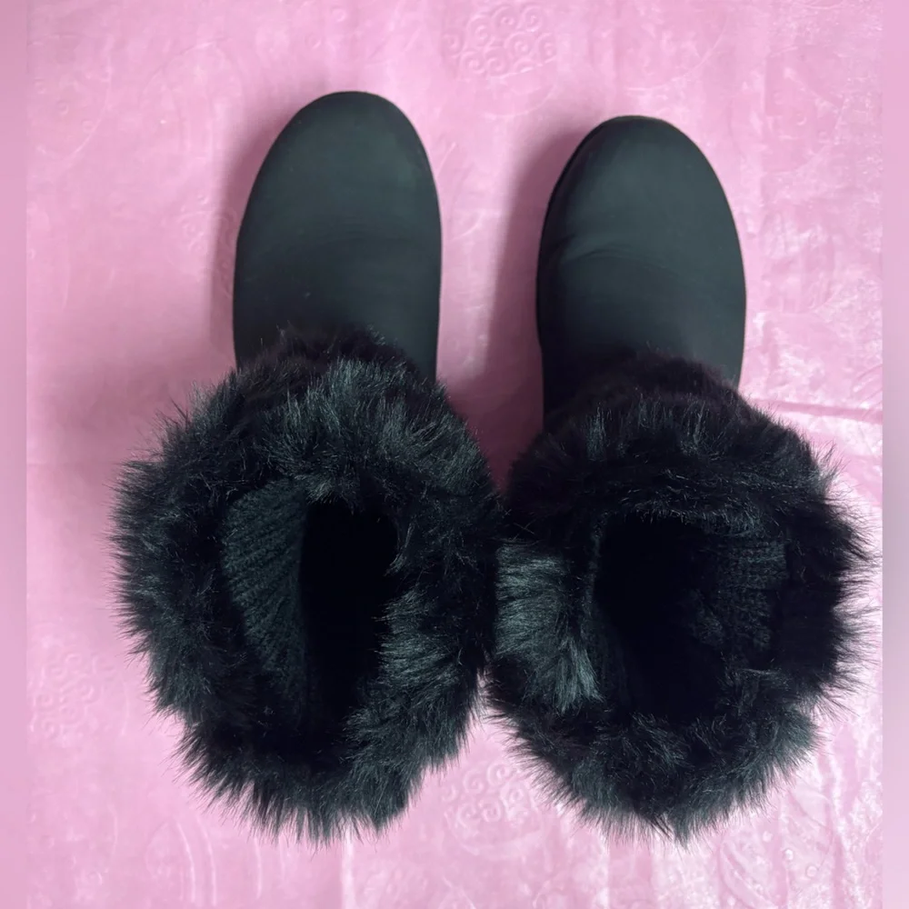 JSport women’s size 9 BLACK Ankle Boot -faux fur top